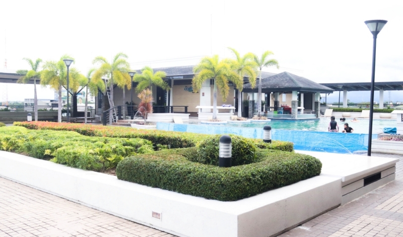 フィリピン留学 Cebu21 - LSLC-pool areas ground floor and chalet-3